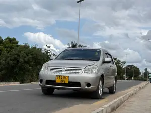 Toyota Raum 2005 Beige