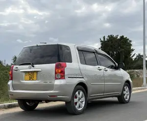Toyota Raum 2005 Beige