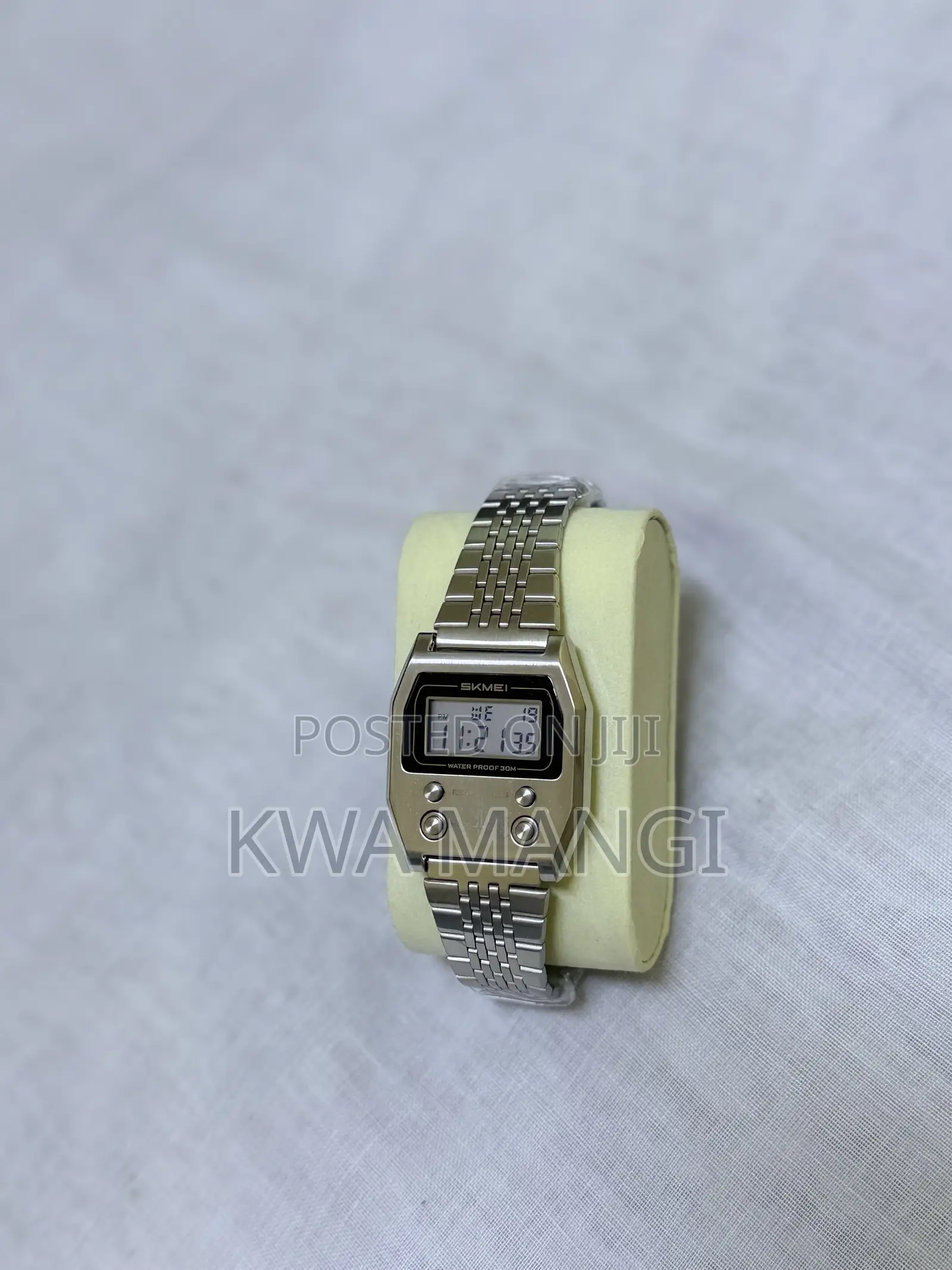  SKMEI Vintage Digital Watch – Classic Style, Modern Performance