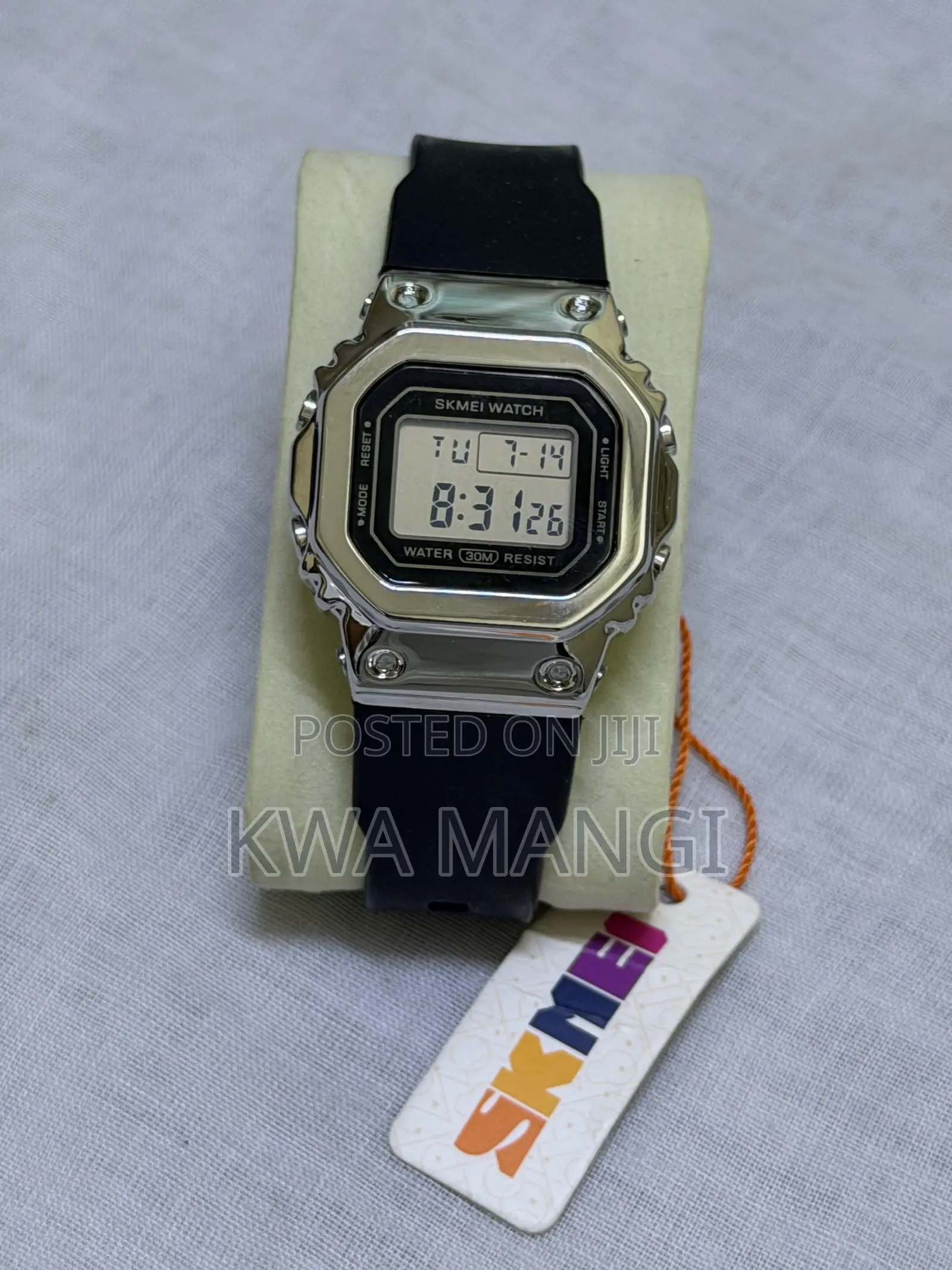 Digital Watch – Premium Edition | Muonekano Wa Kifahari, Ubora