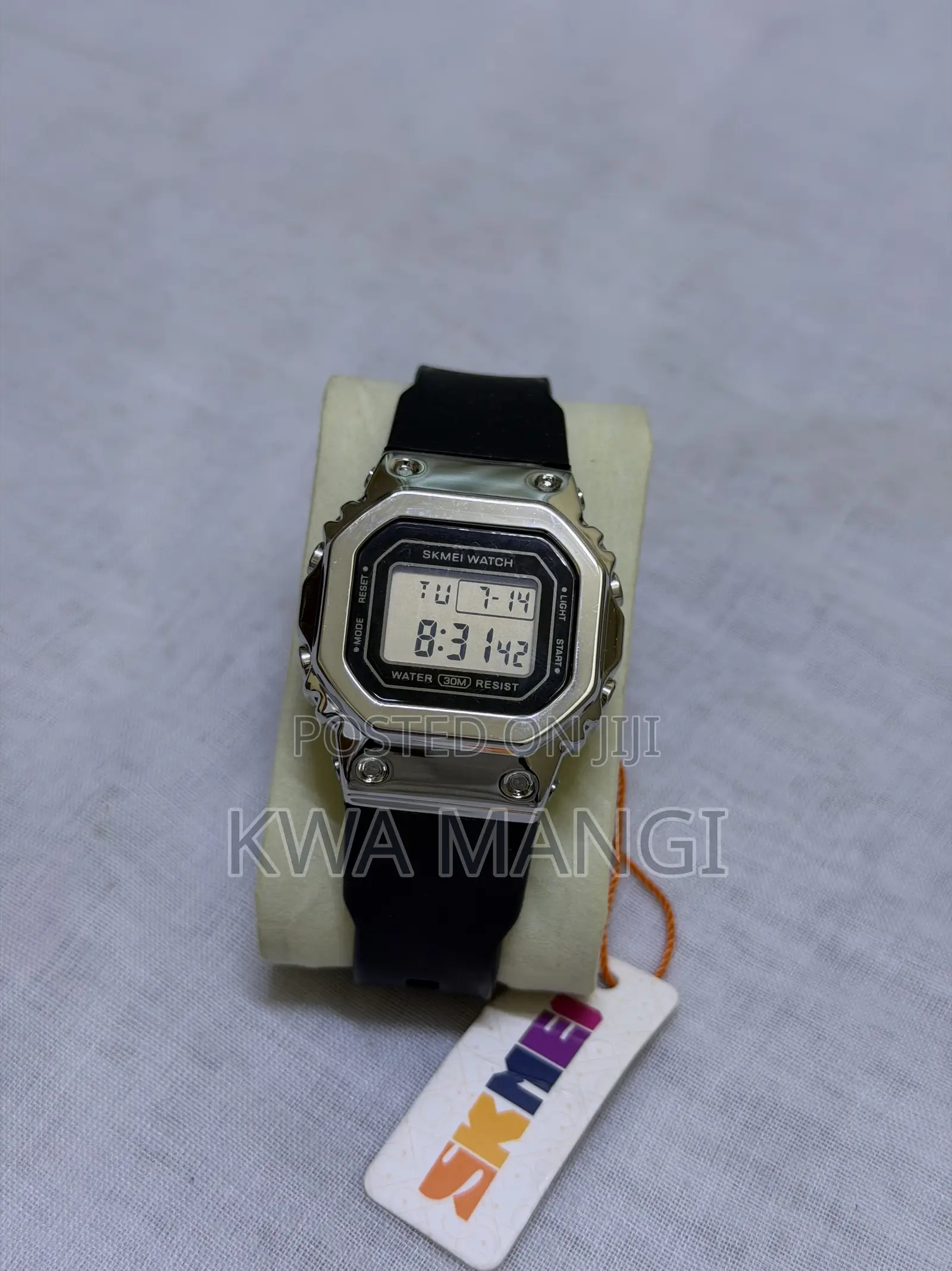 Digital Watch – Premium Edition | Muonekano Wa Kifahari, Ubora