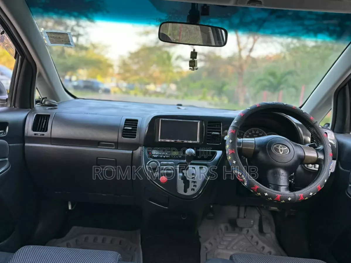 Toyota Wish 2006 White