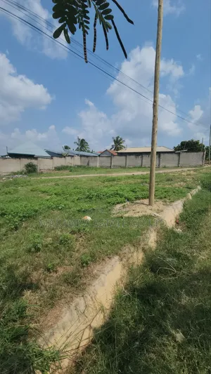 Kiwanja Cha Biashara TEGETA WAZO