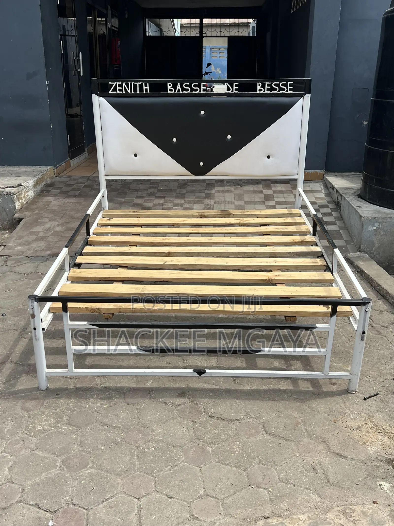Kitanda Chuma 195000 TSH