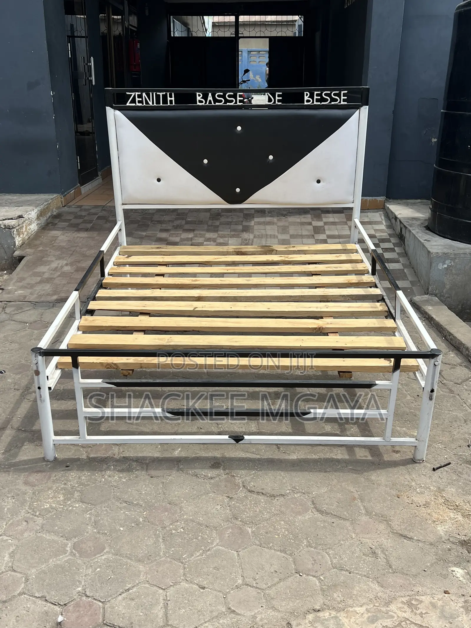 Kitanda Chuma 195000 TSH