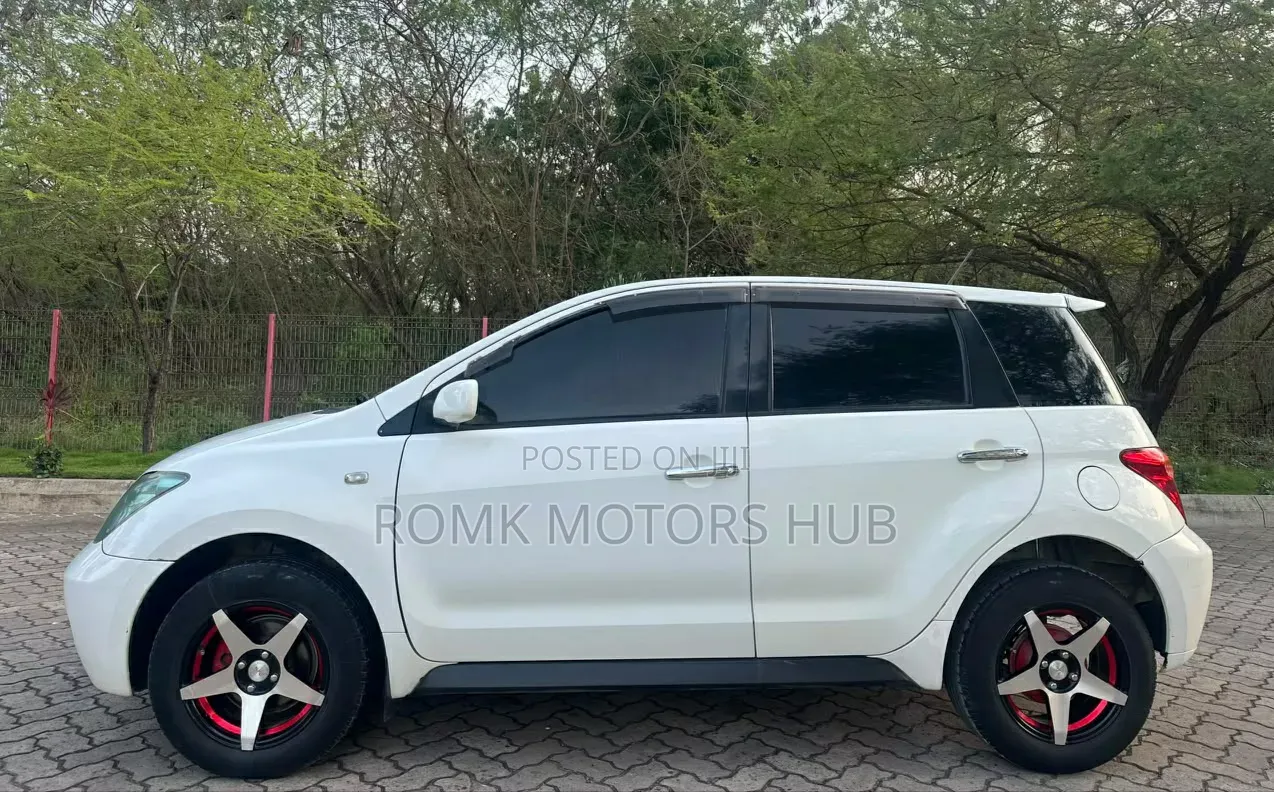 Toyota IST 2005 White