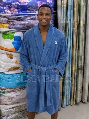 : Luxury White Bathrobe – Soft Comfortable