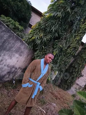: Luxury White Bathrobe – Soft Comfortable