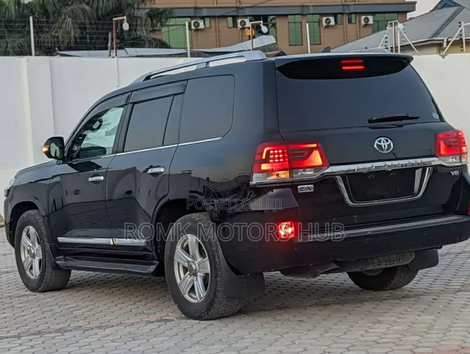 Toyota Land Cruiser 2016 Black