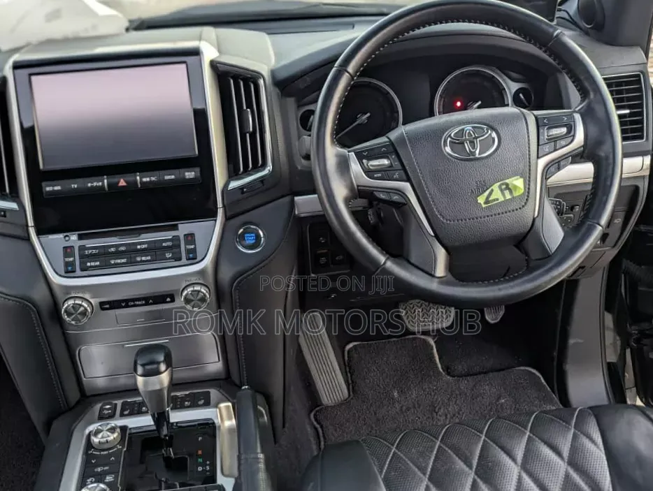 Toyota Land Cruiser 2016 Black