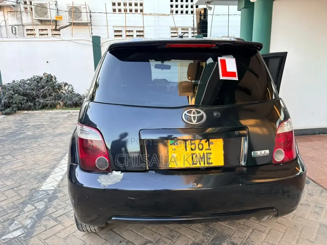 Toyota IST 2007 Black