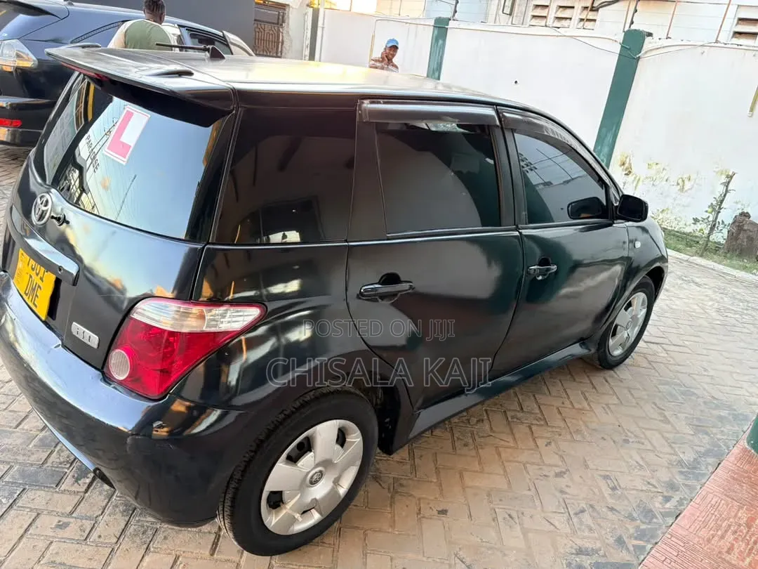 Toyota IST 2007 Black
