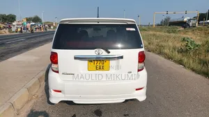 Toyota Corolla Rumion 2010 White
