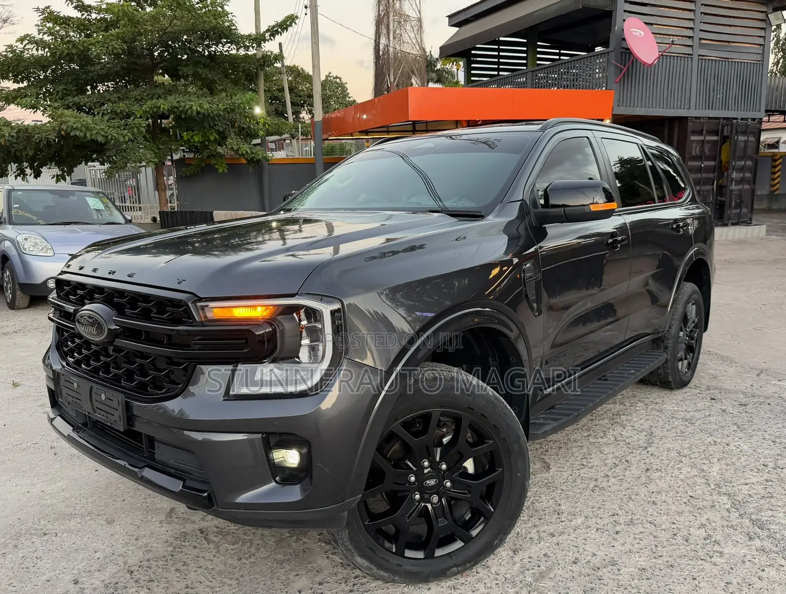 Ford Everest 2024 Gray