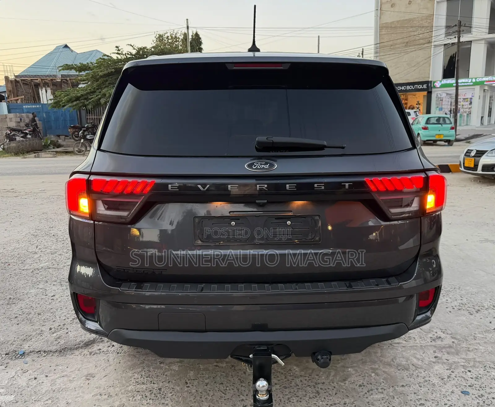 Ford Everest 2024 Gray