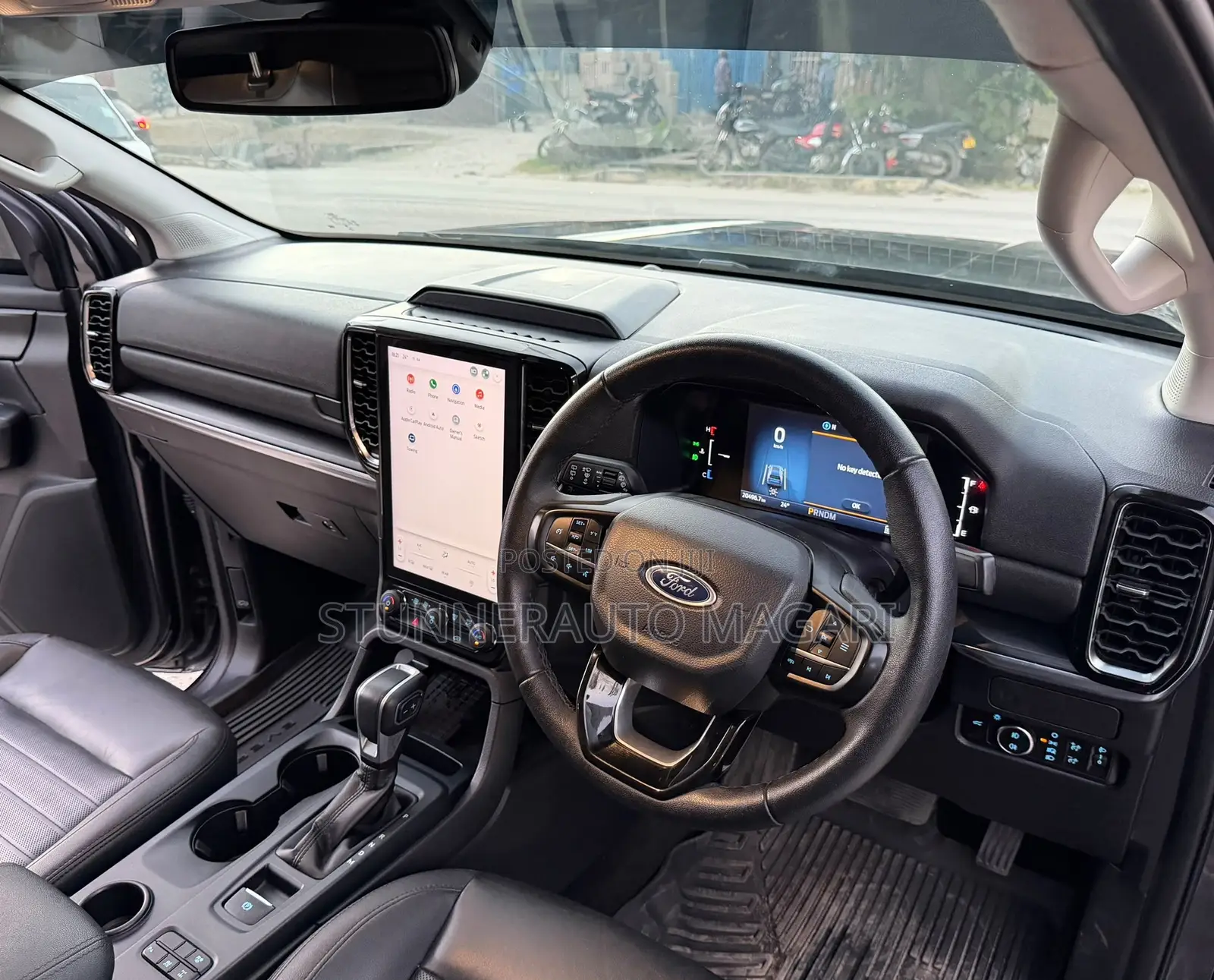 Ford Everest 2024 Gray