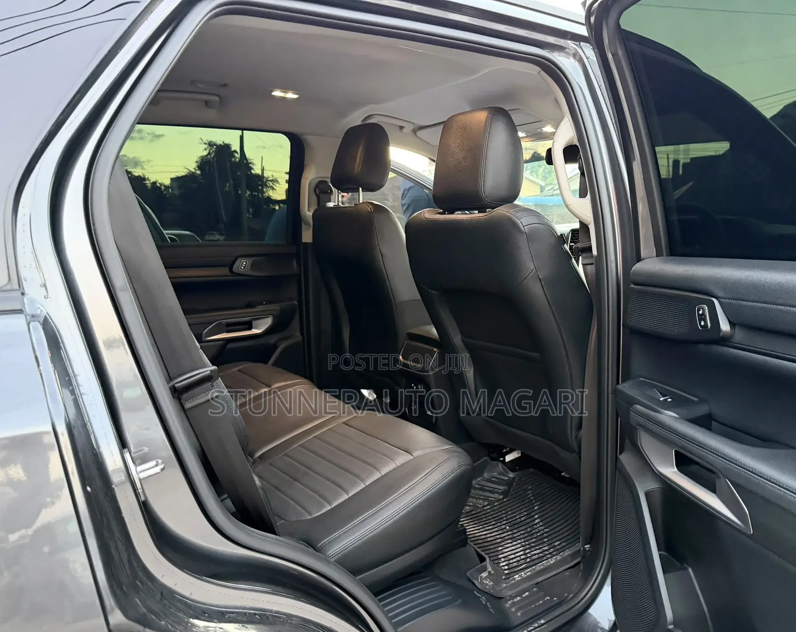 Ford Everest 2024 Gray