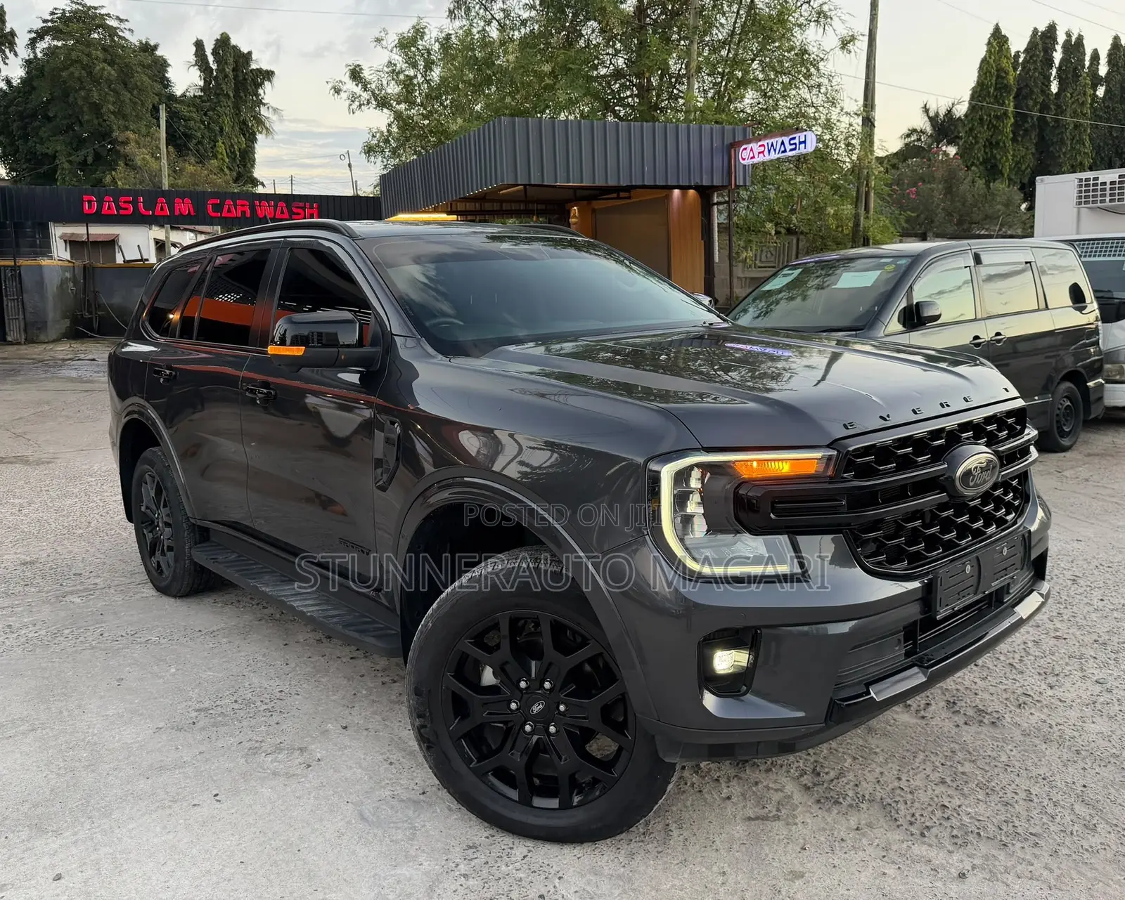 Ford Everest 2024 Gray