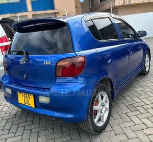 Toyota Vitz 2005 Blue