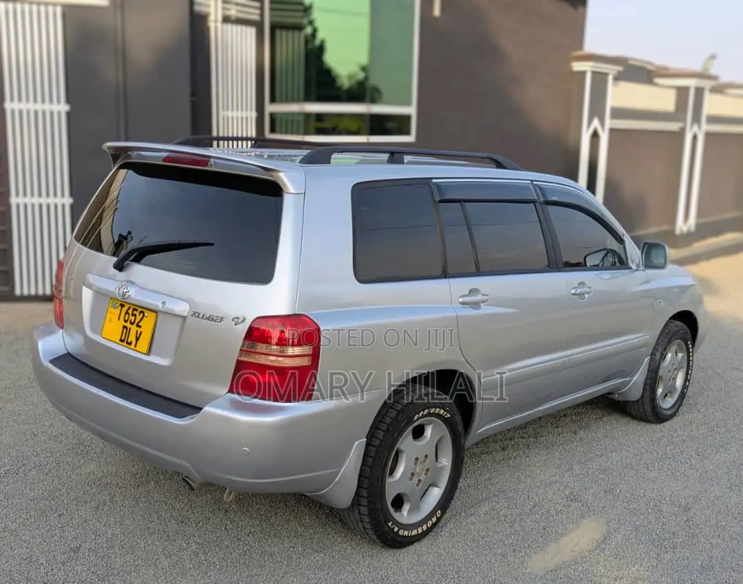 Toyota Kluger 2004 Silver