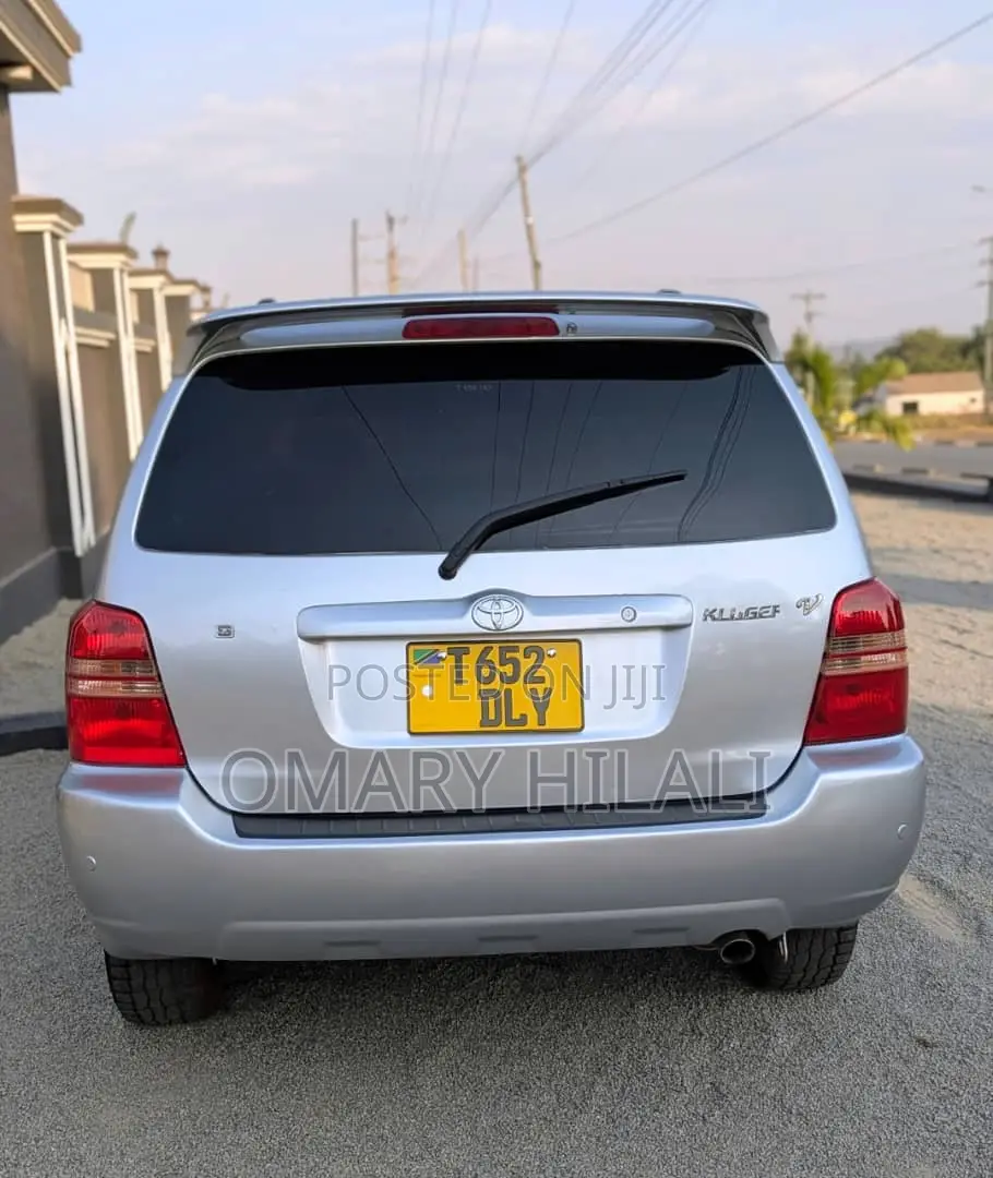 Toyota Kluger 2004 Silver