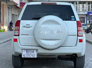 Suzuki Escudo 2008 White