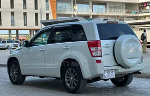 Suzuki Escudo 2008 White