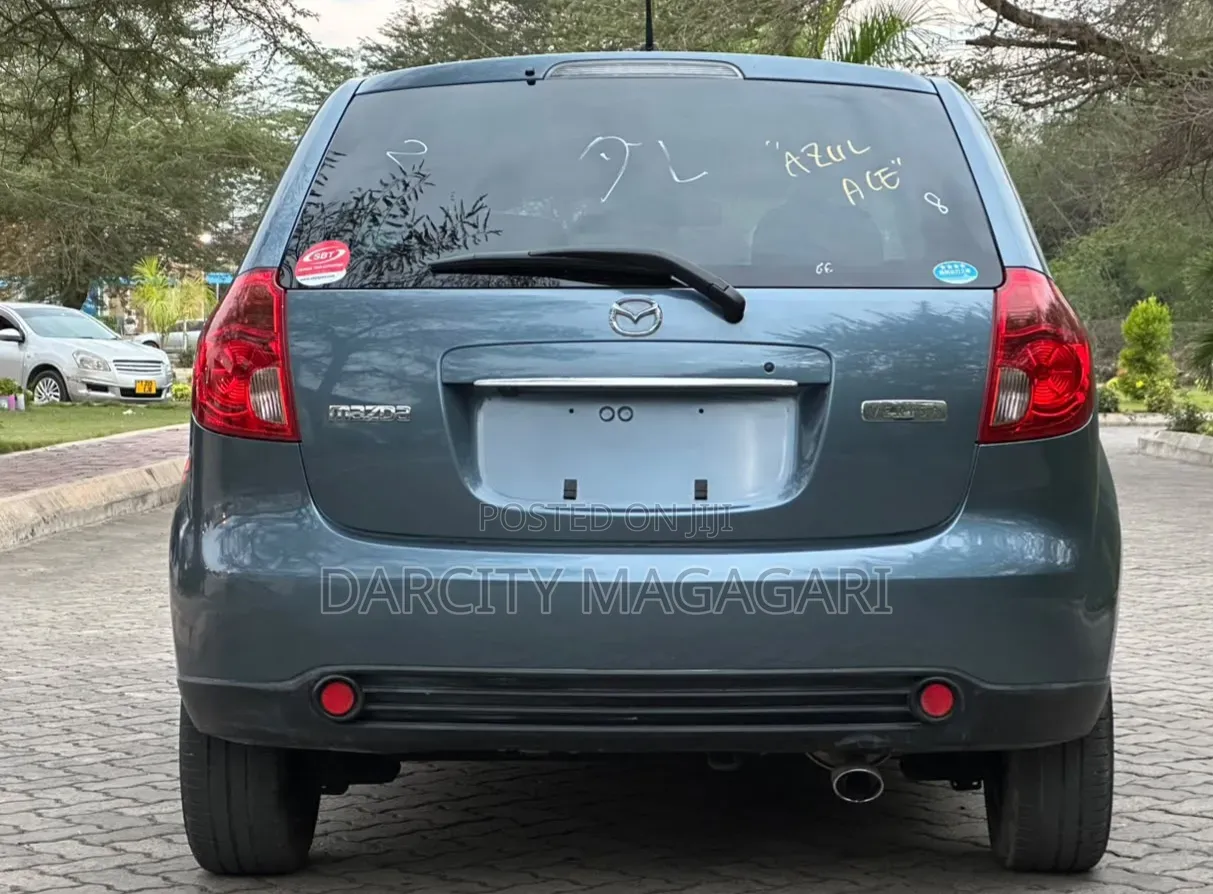 Mazda Verisa 2010 Blue