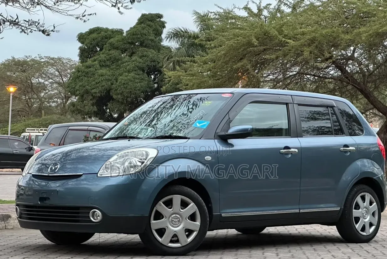Mazda Verisa 2010 Blue