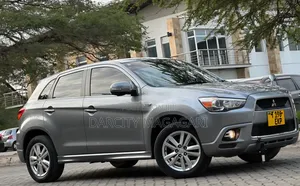 Mitsubishi RVR 2.0 2011