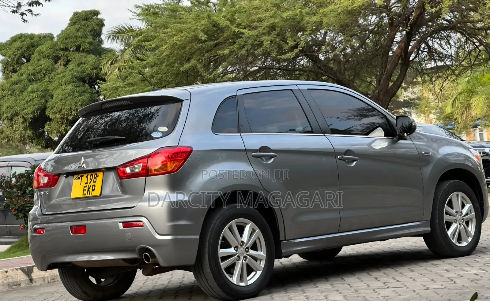 Mitsubishi RVR 2.0 2011