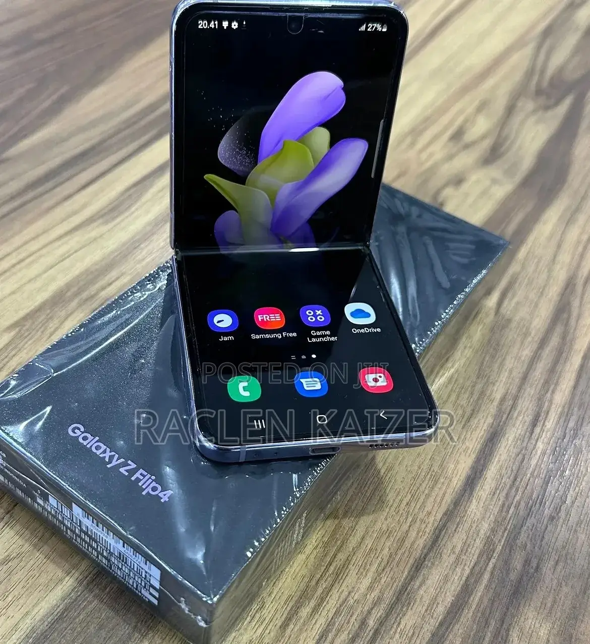New Samsung Galaxy Z Flip4 256 GB