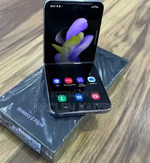 New Samsung Galaxy Z Flip4 256 GB