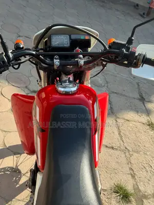 Honda 1999 Red