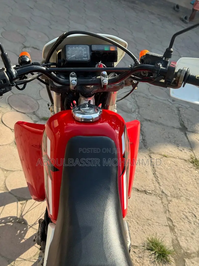 Honda 1999 Red