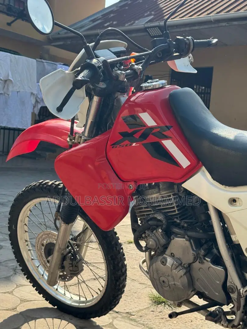 Honda 1999 Red