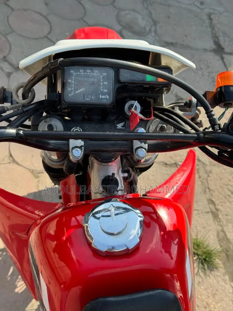 Honda 1999 Red