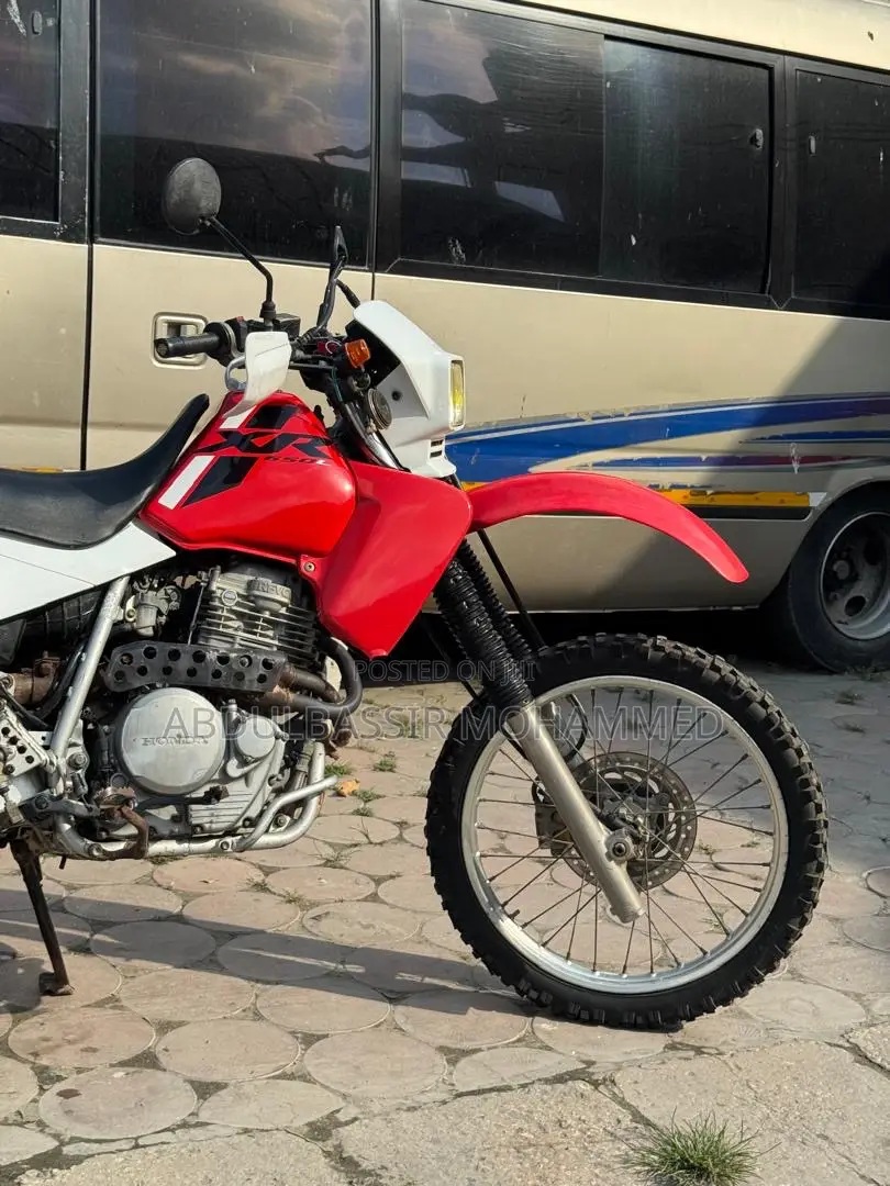 Honda 1999 Red