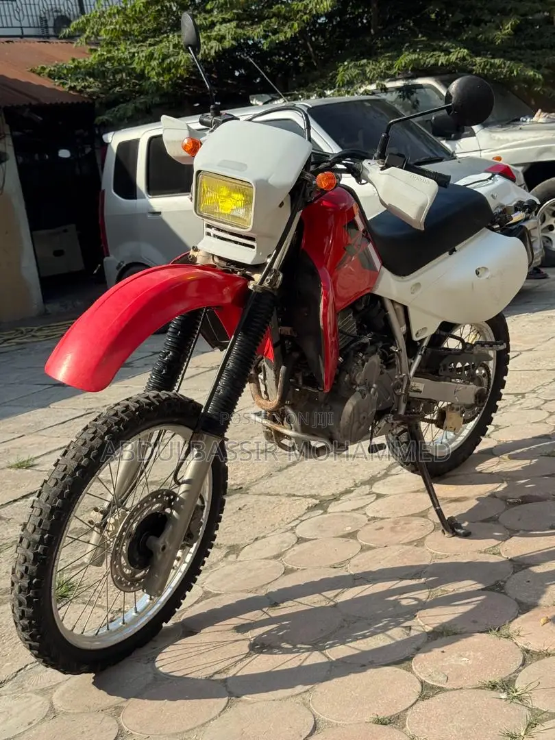 Honda 1999 Red