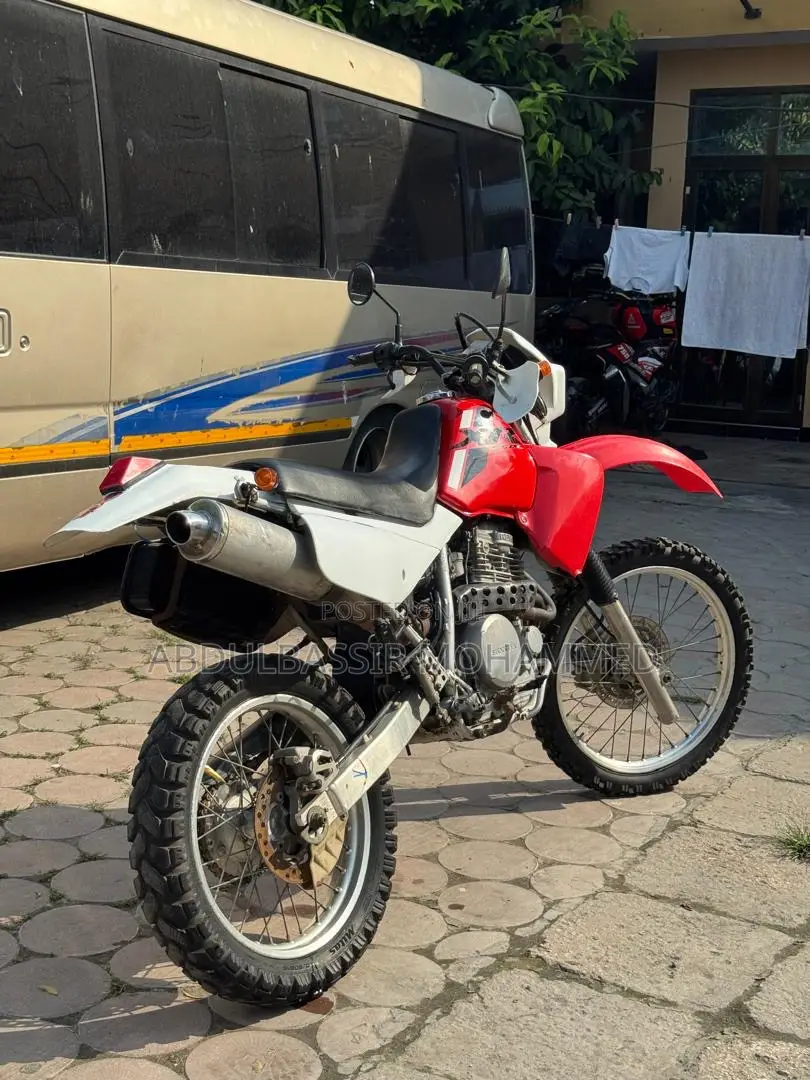 Honda 1999 Red
