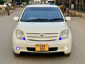 Toyota IST 2004 Ivory
