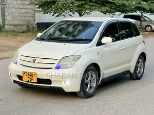 Toyota IST 2004 Ivory