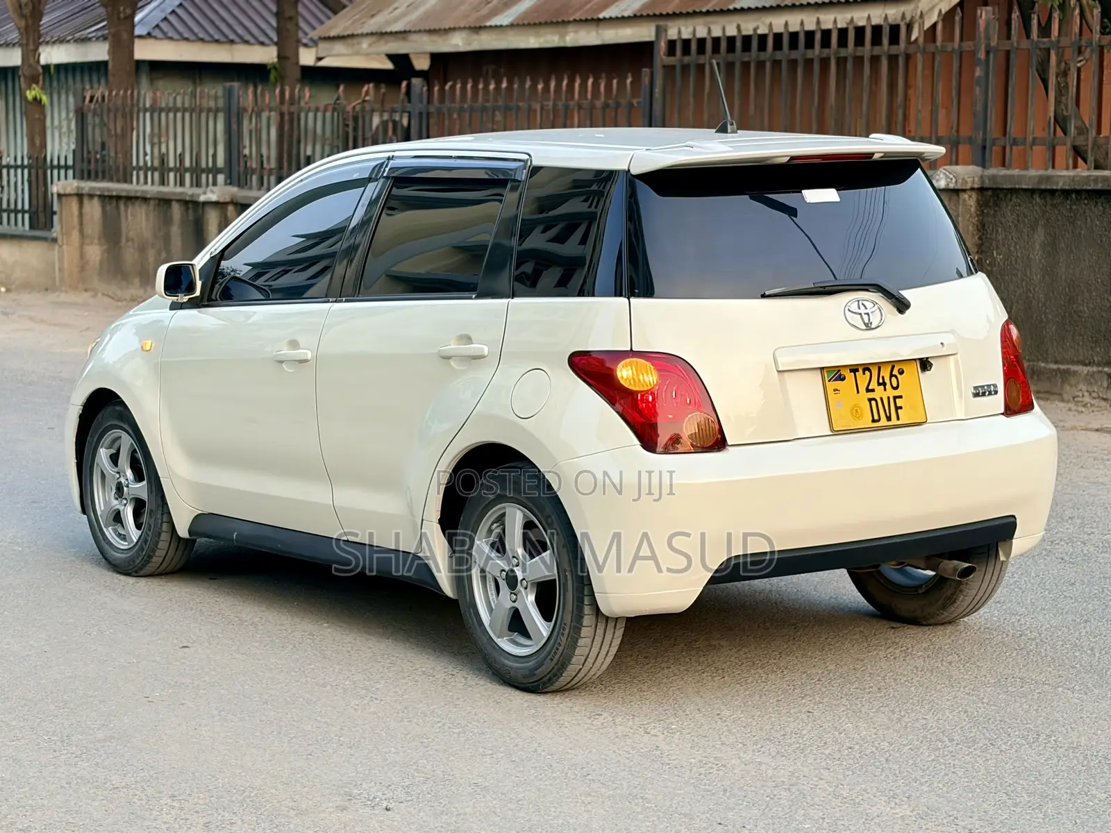 Toyota IST 2004 Ivory