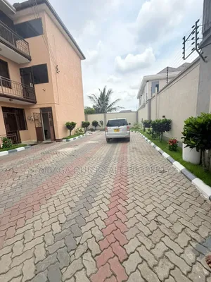 9bdrm Apartment in Kijitonyama for sale