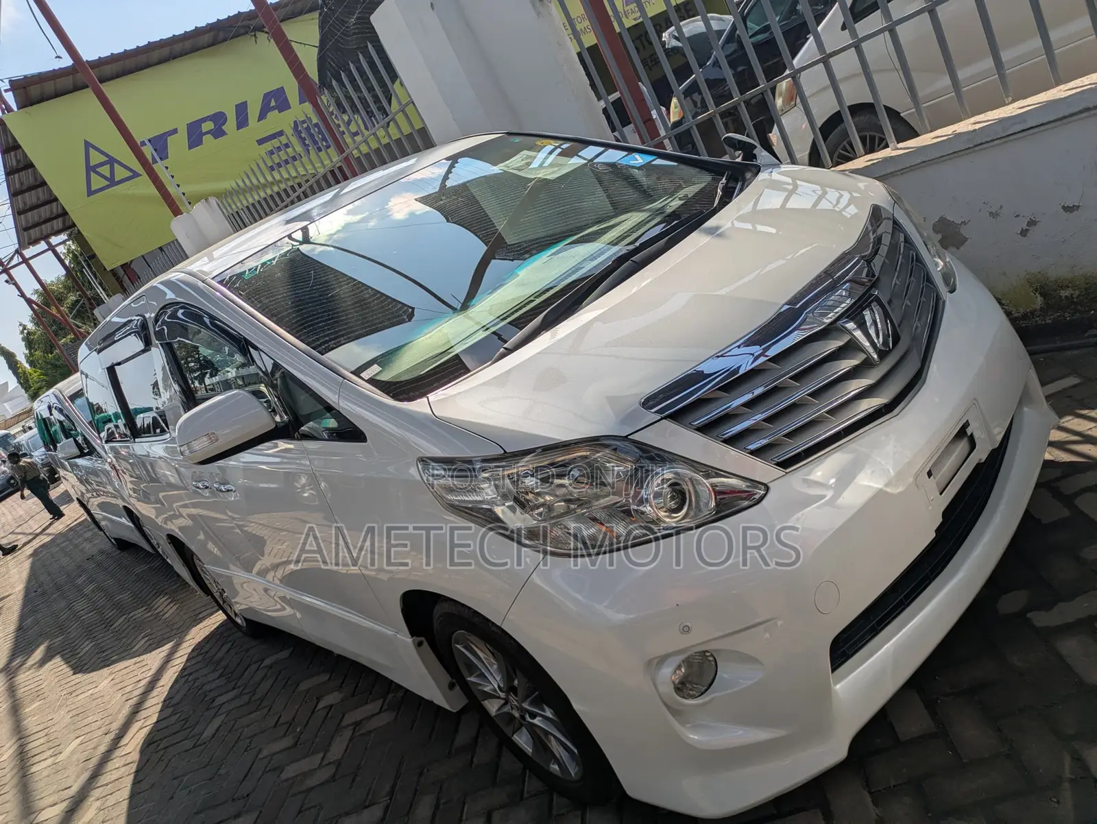 Toyota Alphard 2010 White