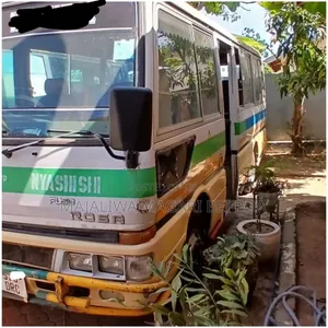 Mitsubishi Fuso Rosa 2004 White