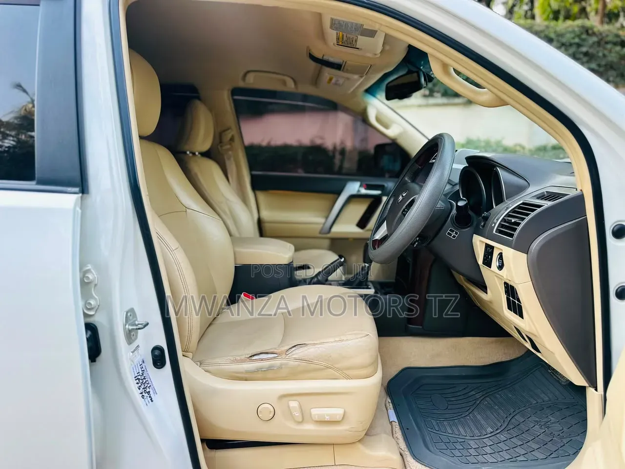 Toyota Land Cruiser Prado 2011 White