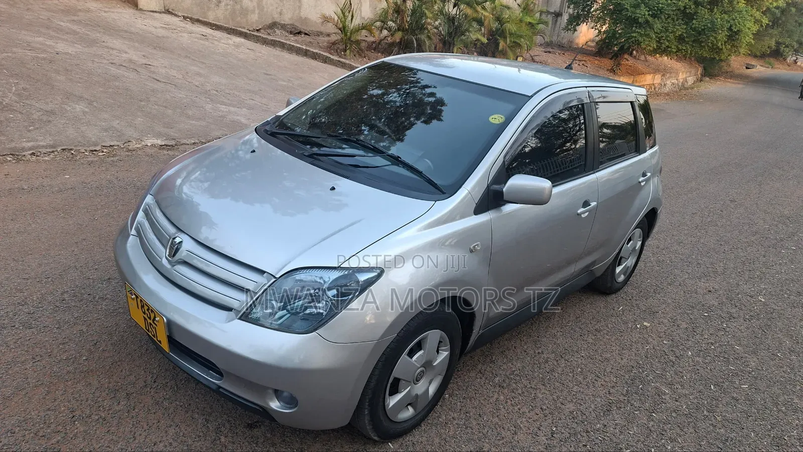 Toyota IST 2004 Beige