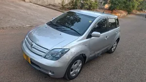 Toyota IST 2004 Beige