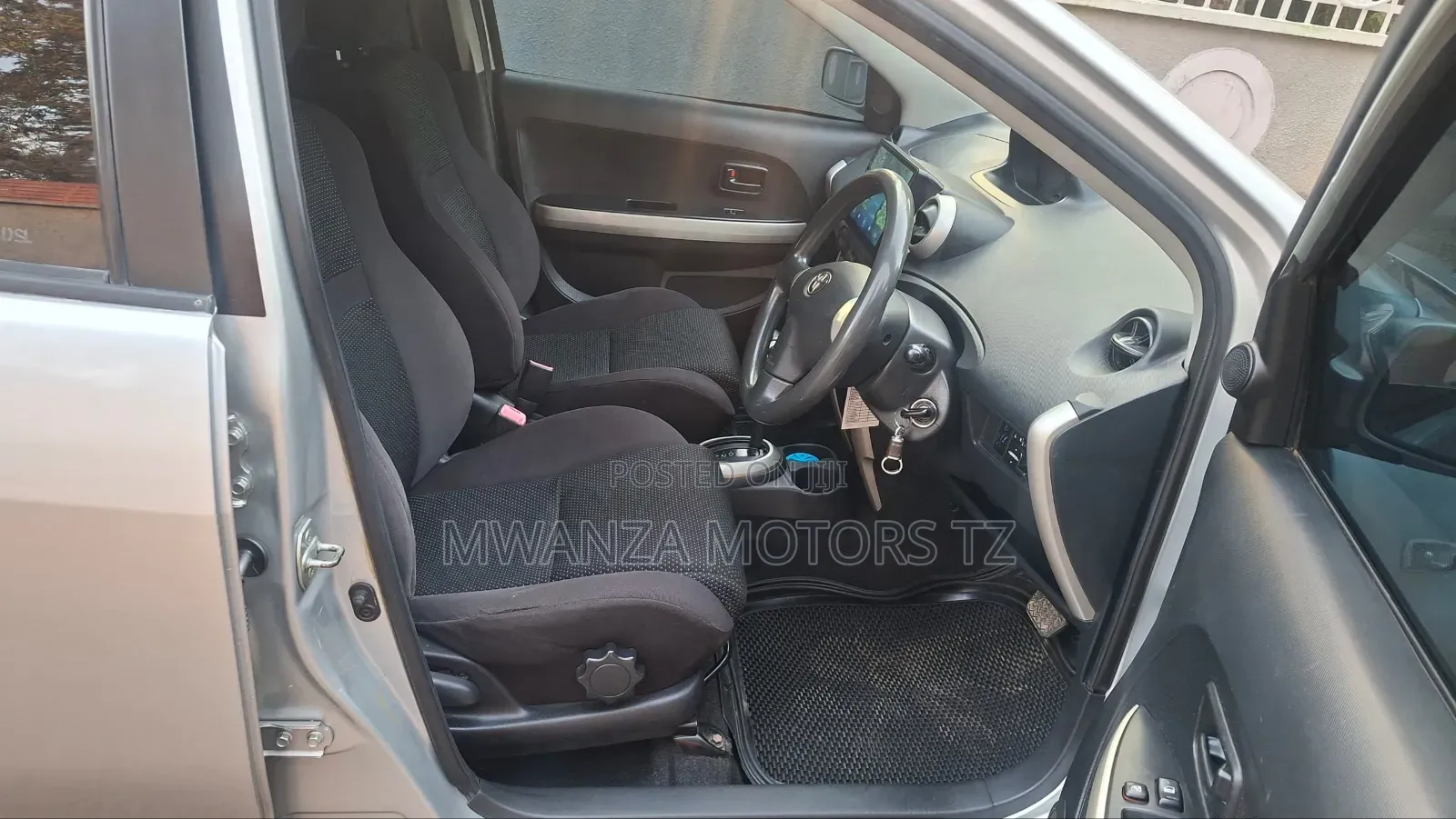 Toyota IST 2004 Beige